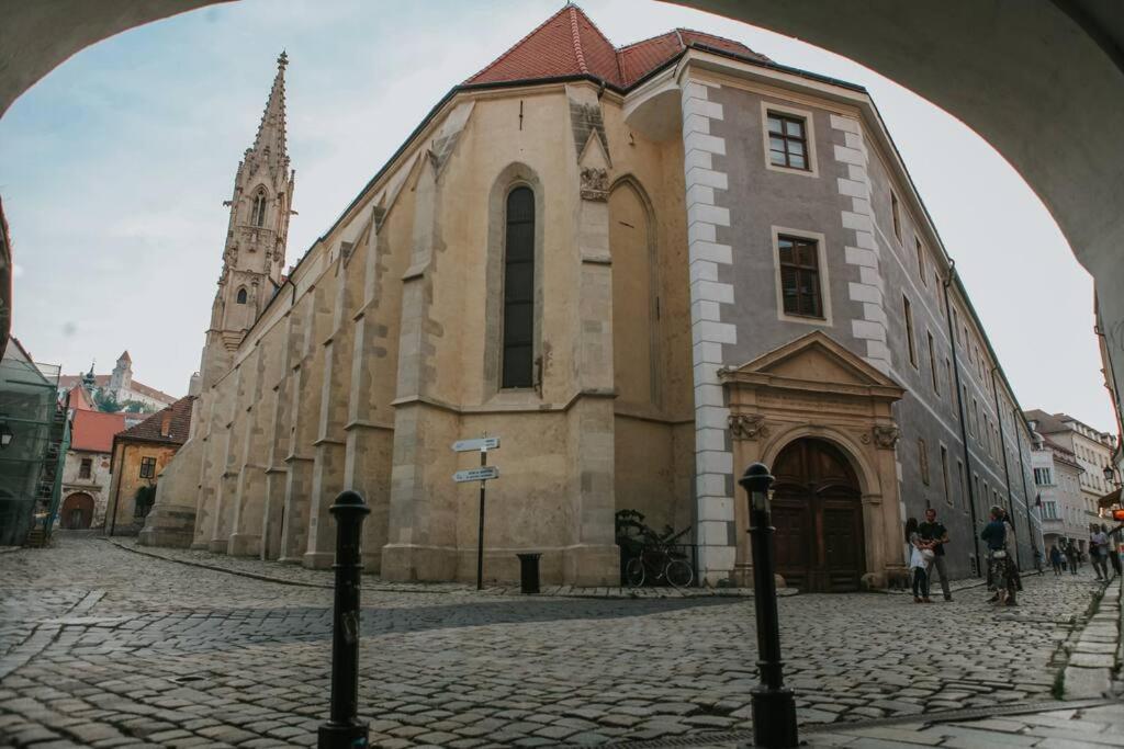 Cozy Apartment In The Heart Of The Historic City ブラチスラヴァ エクステリア 写真